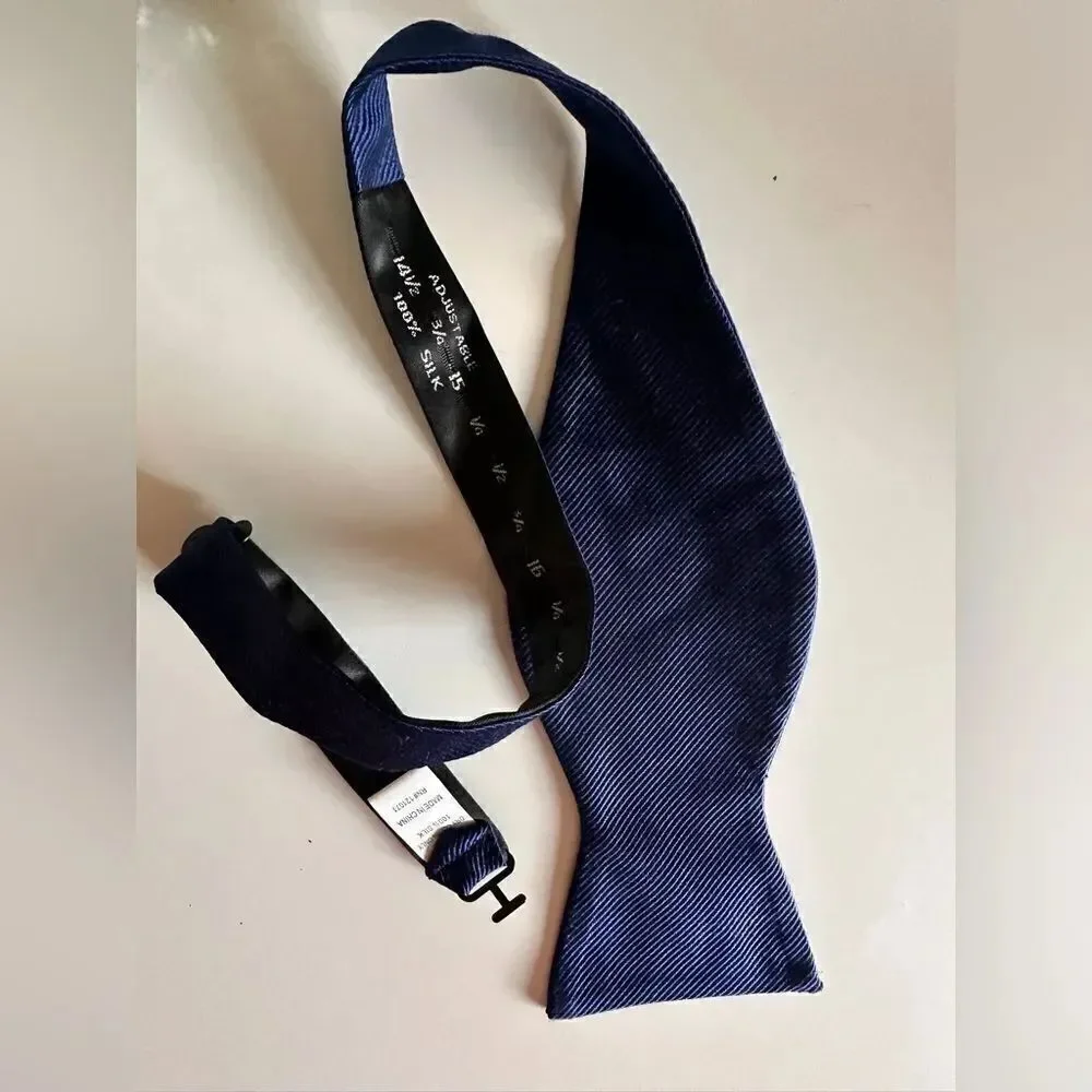 Classic Navy Blue Silk Bow Tie - Timeless Elegance
